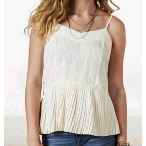 American Eagle Outfitters Ivory Blouse Sleeveless Tank Top Size Medium EUC A5719 - Picture 1 of 7